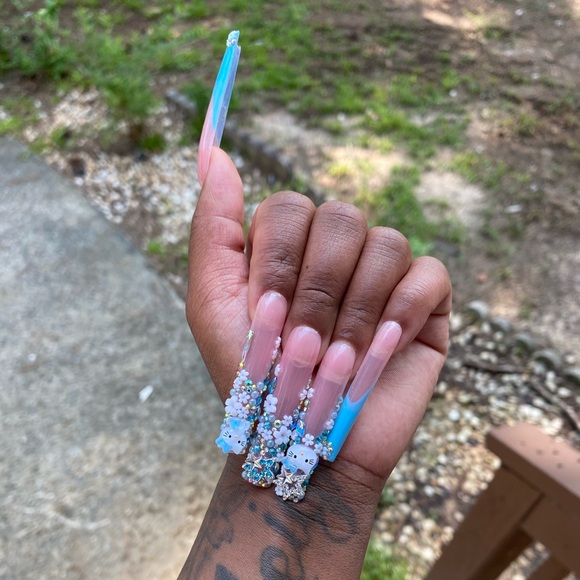 Hello Kitty Press ons Cartoon Press ons - Picture 2 of 2